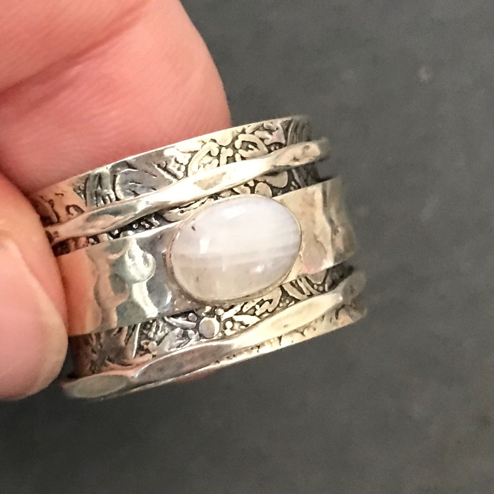 Wide sterling silver Meditation cuff ring - Picture 6 of 7